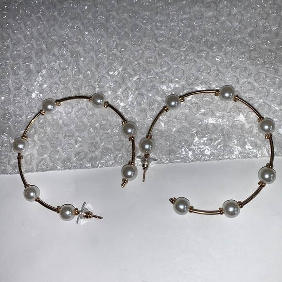 Gold & Pearl Hoop Earrings 2 & 1/4” Round NWOT - Picture 1 of 3